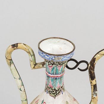 An enamel on copper coffee pot with cover, Qing dynasty, 18th Century.