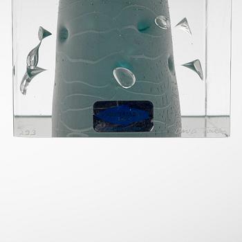Oiva Toikka, a glass cube, signed Oiva Toikka, Nuutajärvi 293.