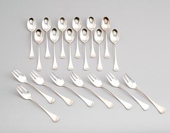 SMÖRGÅSGAFFLAR, 8 st samt KAFFESKEDAR, 12 st, silver, 1900-tal. Vikt ca 340 gram.