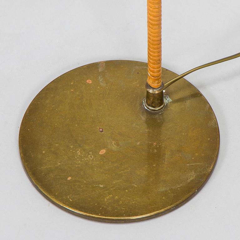 Paavo Tynell, golvlampa, modell 9628 för Idman 1900-talets mitt.