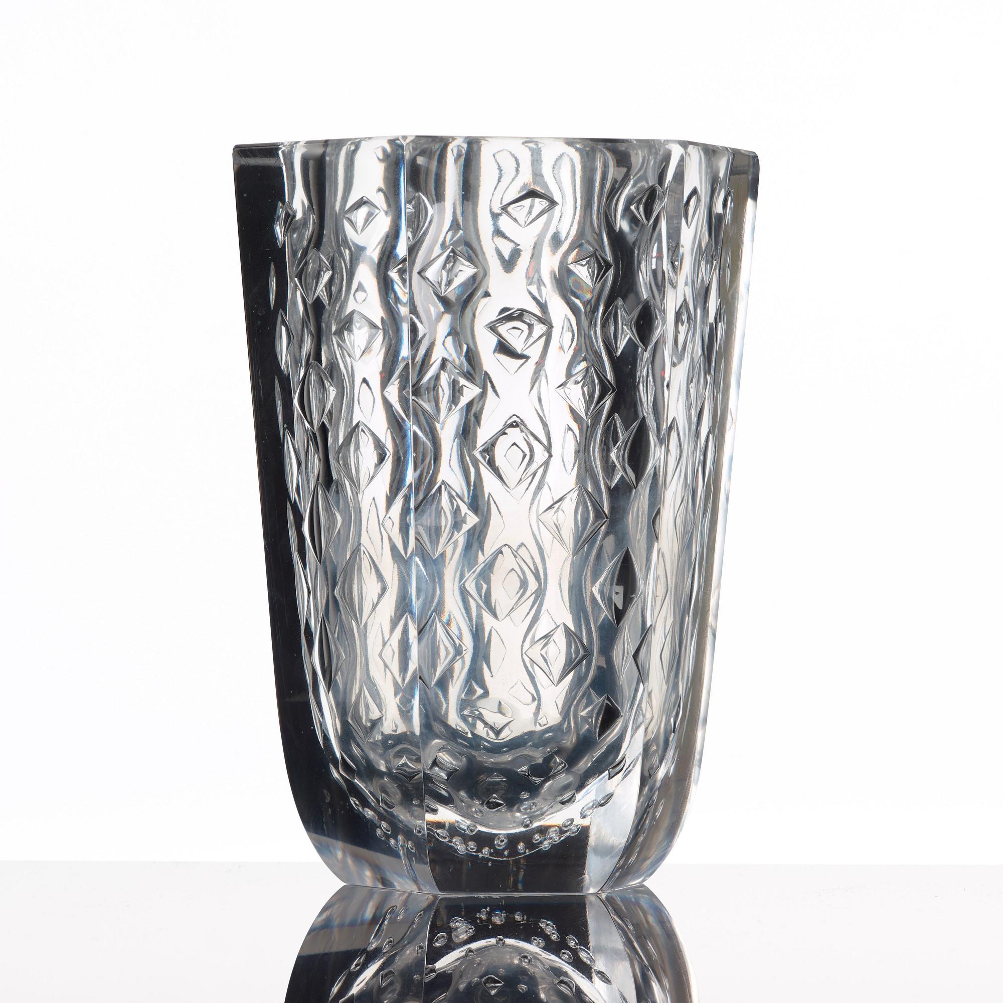 Vicke Lindstrand, VICKE LINDSTRAND, a polished glass vase, Kosta, Sweden 1950's.