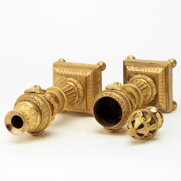 CASSOLETTER, för ett ljus, ett par, Louis XVI-stil, 1800-tal.