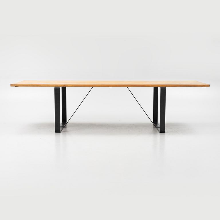 Matbord, Sven Larsson Möbelshop, sent 1900-tal.