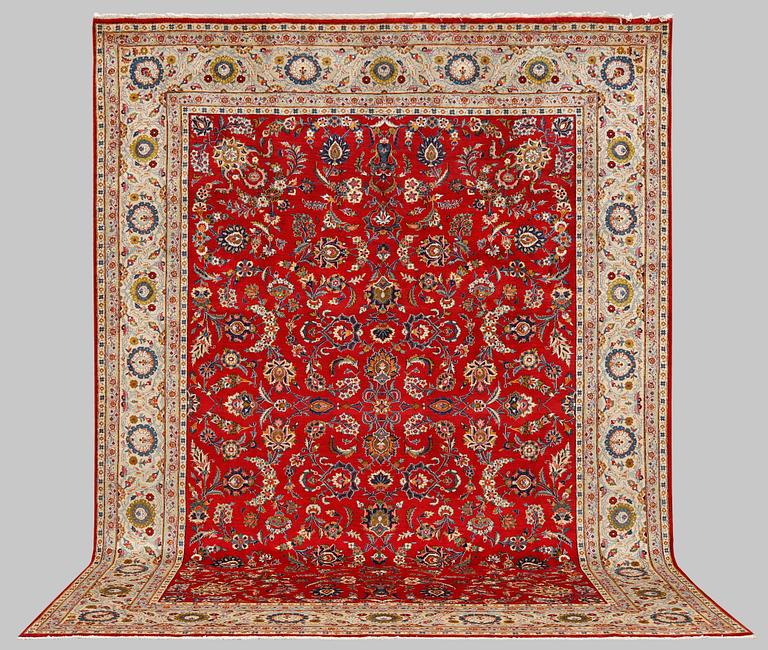 Matta, s.k. Royal Keshan, ca 369 x 265 cm.