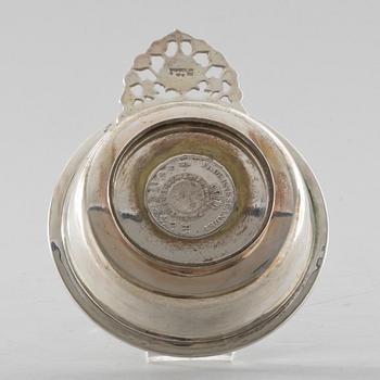 KÅSA, silver, W.A. Bolin, Stockholm, 1946, vikt ca 160g.