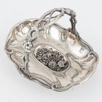 Gustaf Theodor Folcker, konfektkorg, silver, Stockholm 1857.