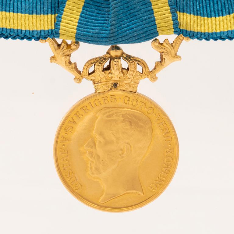 Medalj guld Gustav V "För medborgerlig förtjänst" 1946.
