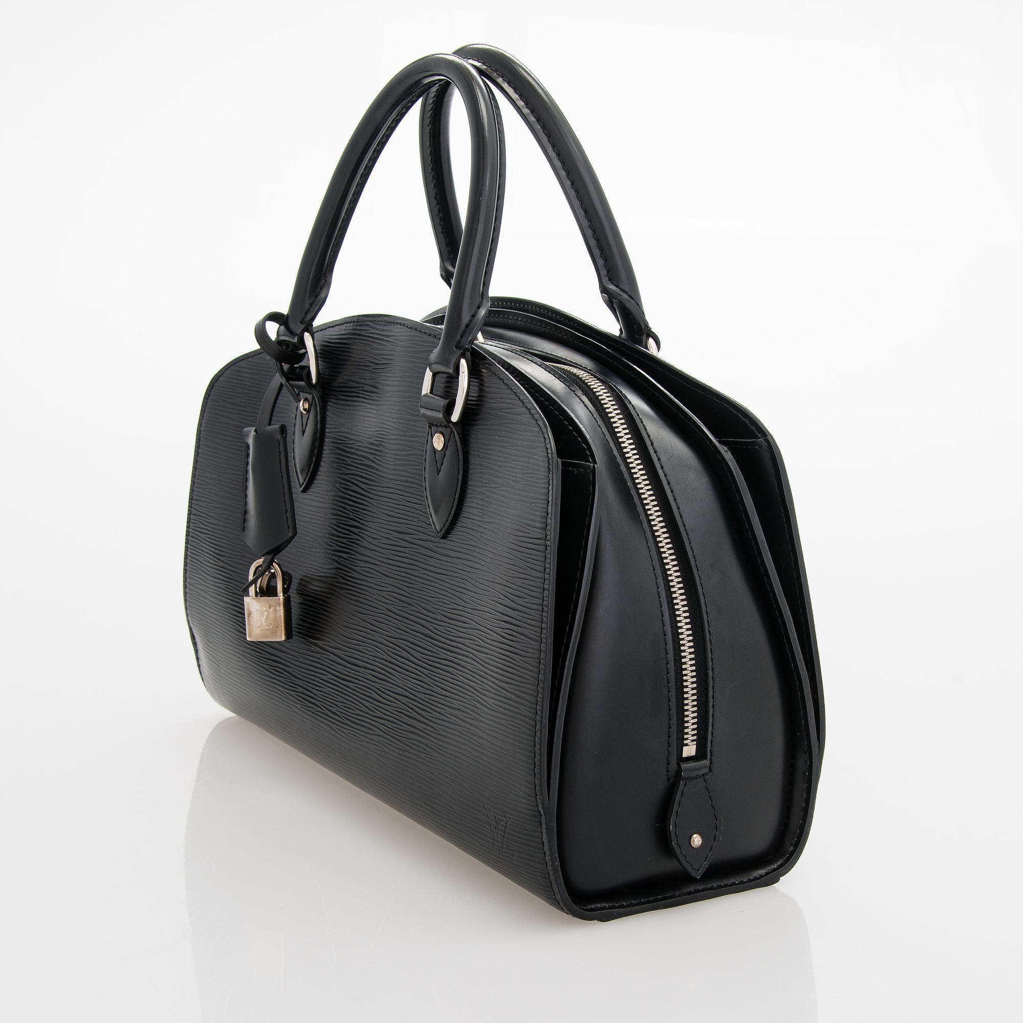 Louis Vuitton Pont Neuf Bag. Bukowskis