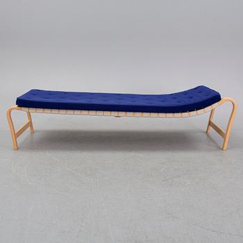 A 'Paris' daybed by Bruno Mathsson for Bruno Mathsson International 2011.