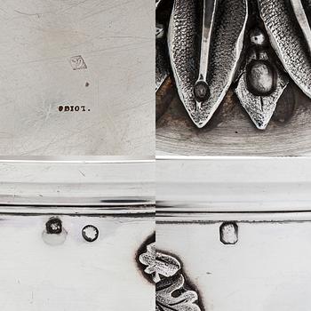 An Odiot silver tureen, Paris, 1819-1838.