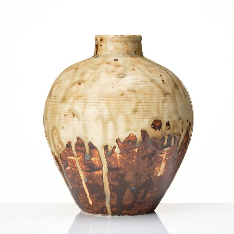 Bode Willumsen, a stoneware jar, Denmark 1920-1940s.