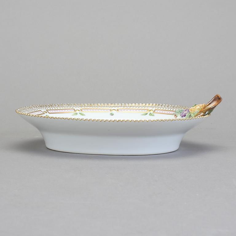 SALADIERE, porslin, Flora Danica, Royal Copenhagen.