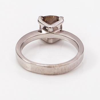 An 18K white gold ring with a ca. 2.03 ct cushion-cut diamond according to GIA certificate.