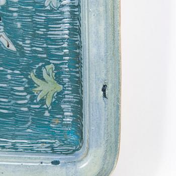 Birger Kaipiainen, tarjotin, kivitavaraa, signeerattu Kaipiainen 1943 Arabia,.