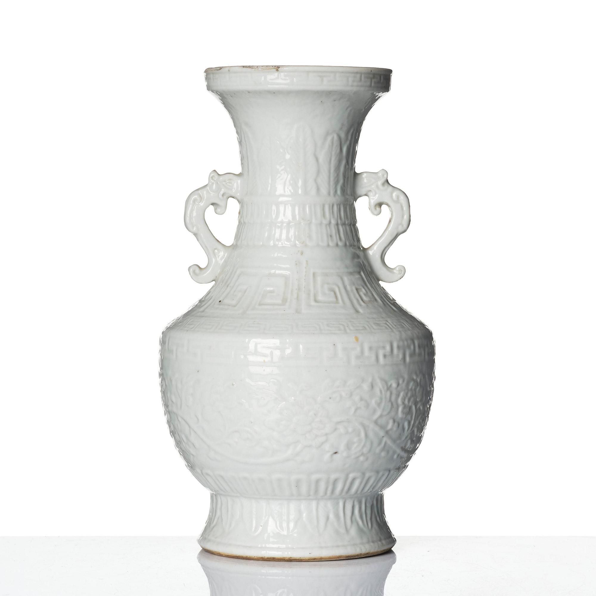 Vas, blanc de chine. Qingdynastin, 1700-/1800-tal.