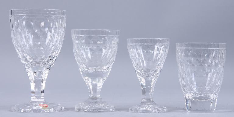 GLASSERVISDELAR, 54 st, sign samt etikettmärkta Orrefors.