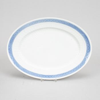 A Royal Copenhagen porcelain service "Blå vifte" by Arnold Krog, 28 pcs, Denmark.