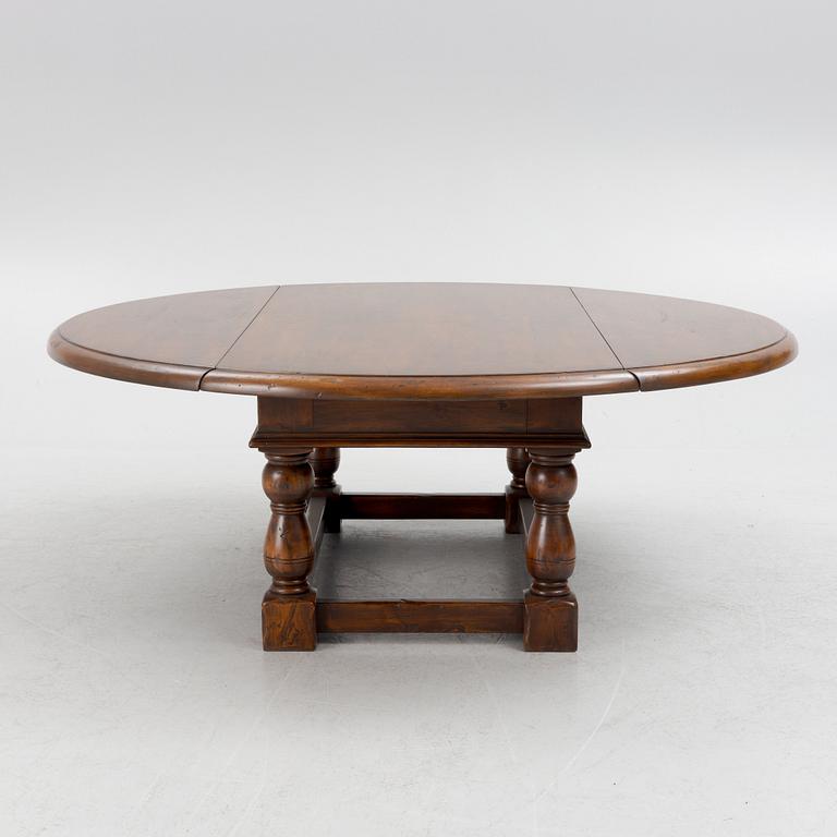 A coffee table, England, second half of the 20th Century.