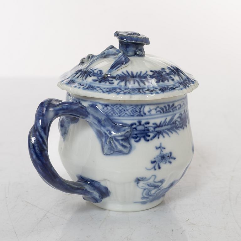 A group of eight Chinese blue and white porcelain custard cups with covers, Qing dynasty, Qianlong (1736-95).