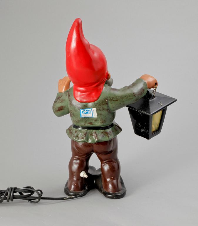 TOMTE, porslin, 1950-tal. Elektrifierad.