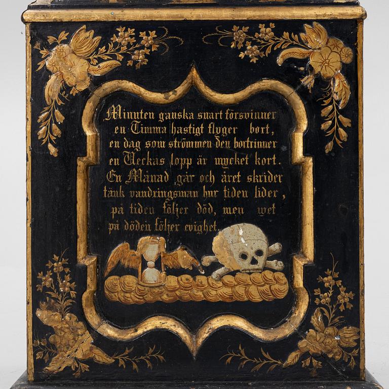 Golvur ur prins Carls samling, senbarock, signerat Peter Knapp Karlshamn N:o 41 (urmakare i Karlhamn, burskap 1749).