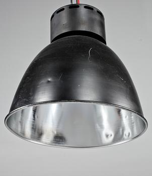 INDUSTRILAMPA, 1900-talets andra hälft. Höjd ca 50 cm.