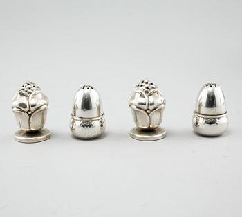 A collection of silver, 7 pcs, i.a needle dishes, 19th-20th century. Weight 335 g.