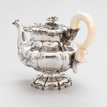 Tekanna, silver, Moskva Ryssland 1846. Oidentifierad mästare, I.C.