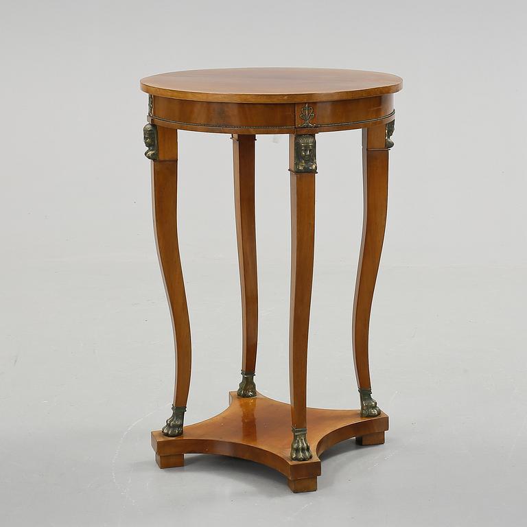 BORD, empirestil. Omkring 1900.