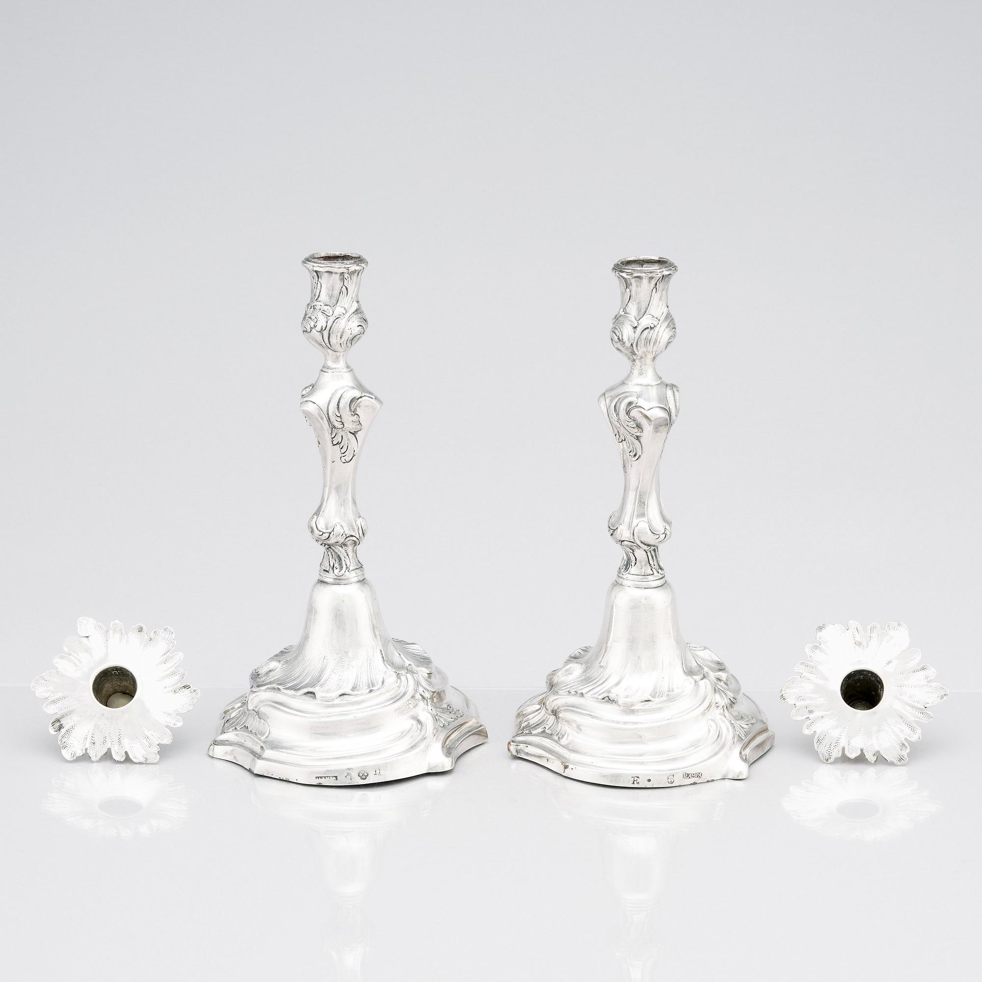 Jakob Lampa, ljusstakar, silver, ett par snarlika, Stockholm 1764 och 1778. Rokoko.