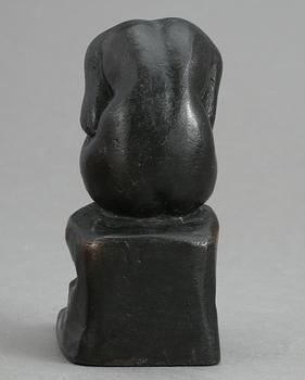 HALVAR FRISENDAHL, skulptur. patinerad vitmetall, signerad.
