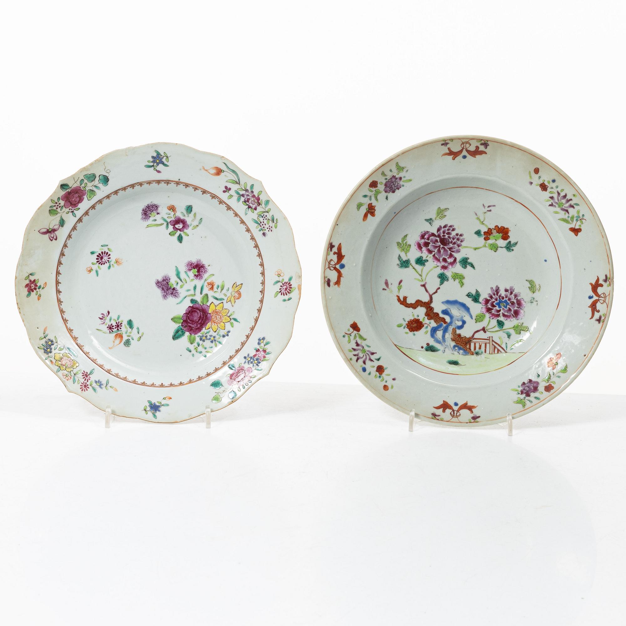 17 Famille Rose export porcelain plates, China, Qianlong (1736-95).
