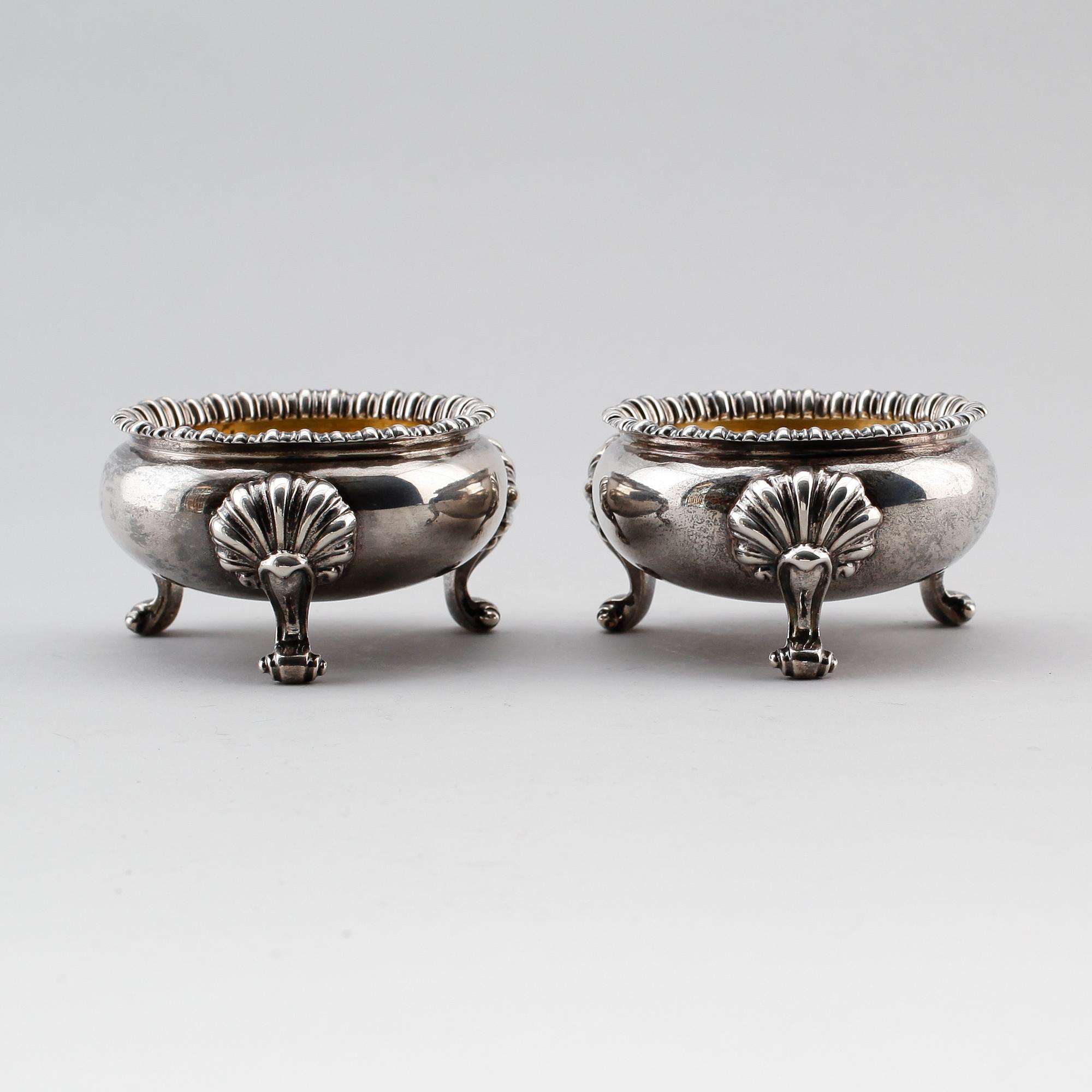 SALTKAR, 1 par, silver, Robert Garrard, Garrards, Panton Street, London, 1826. Vikt ca 351 gram.
