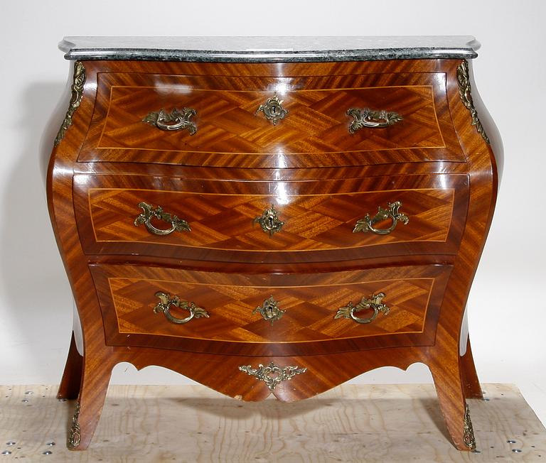 BYRÅ, rokokostil, 1900-tal.