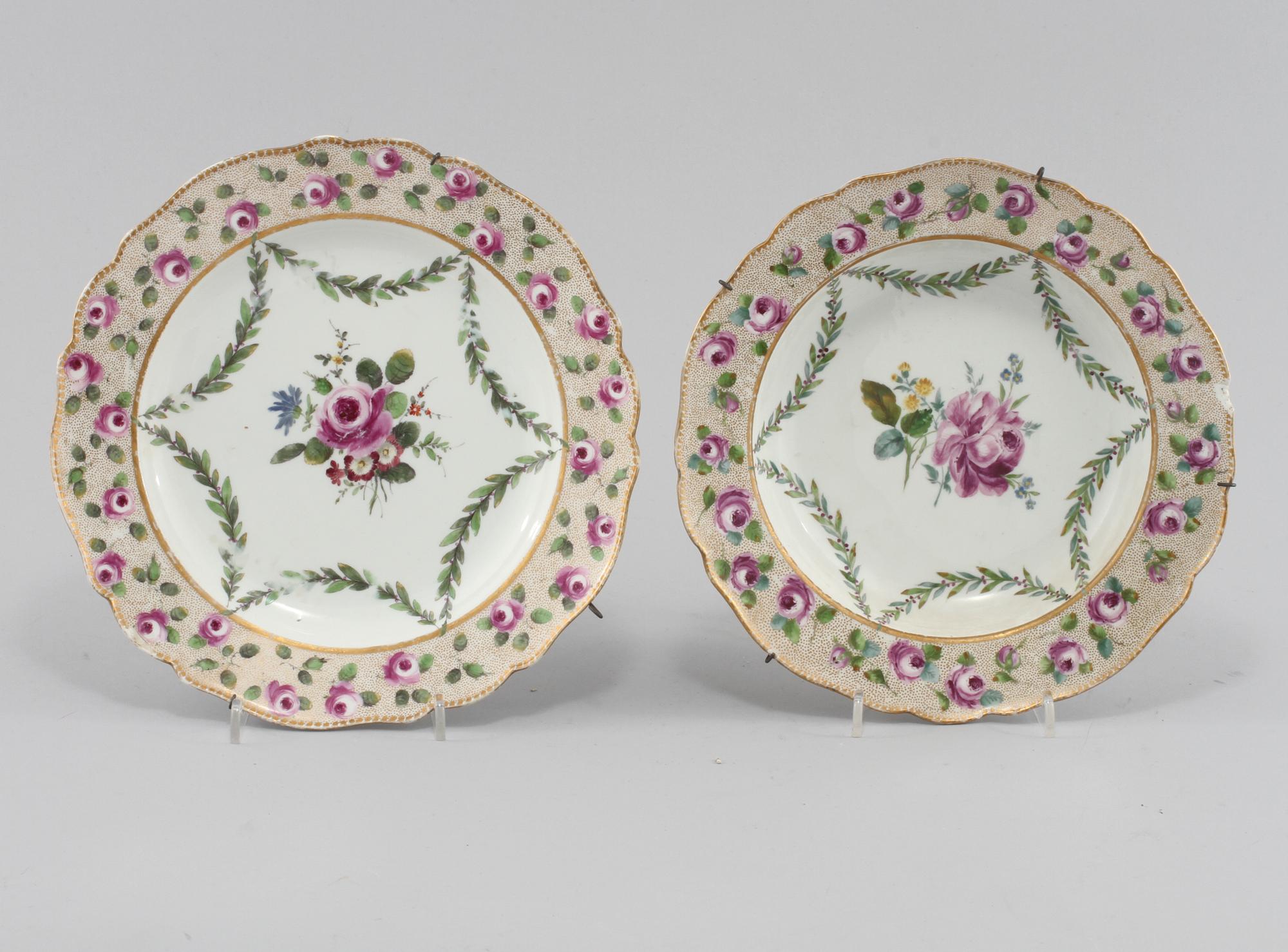 TALLRIKAR, 2 st, porslin, Meissen, möjligen 1700-tal.