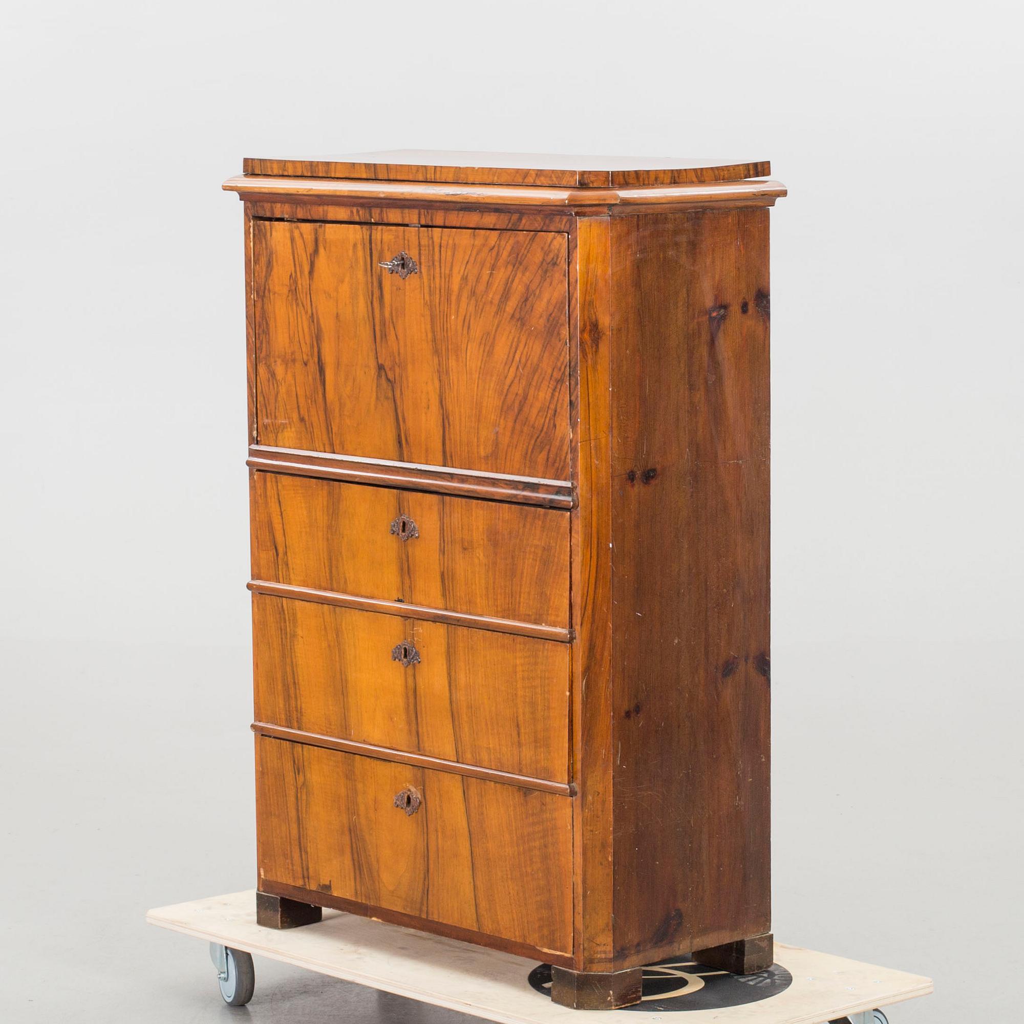 CHIFFONJÉ, 1800-talets andra hälft.