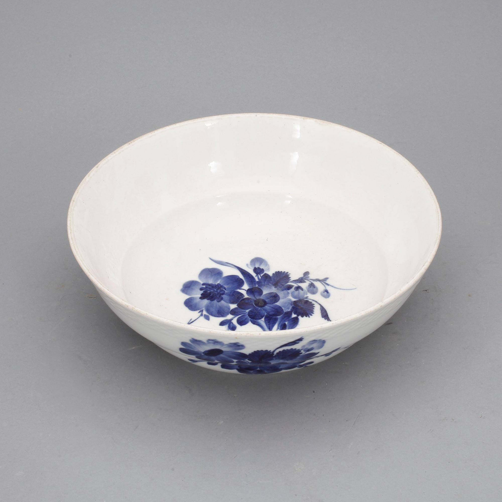 SERVISDELAR, ca160+8 delar, porslin, "Blå blomst", Royal Copenhagen, 1900-tal.
