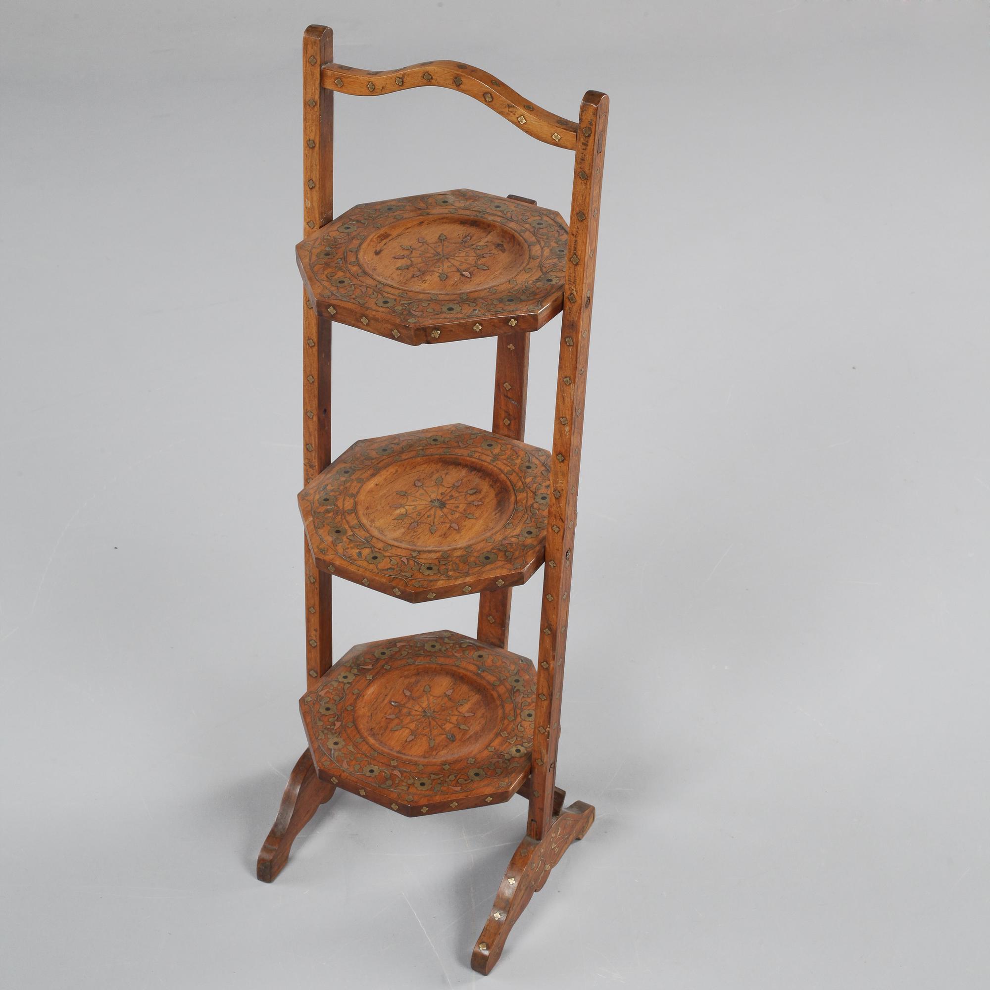 CAKESTAND, 1900-talets första hälft.