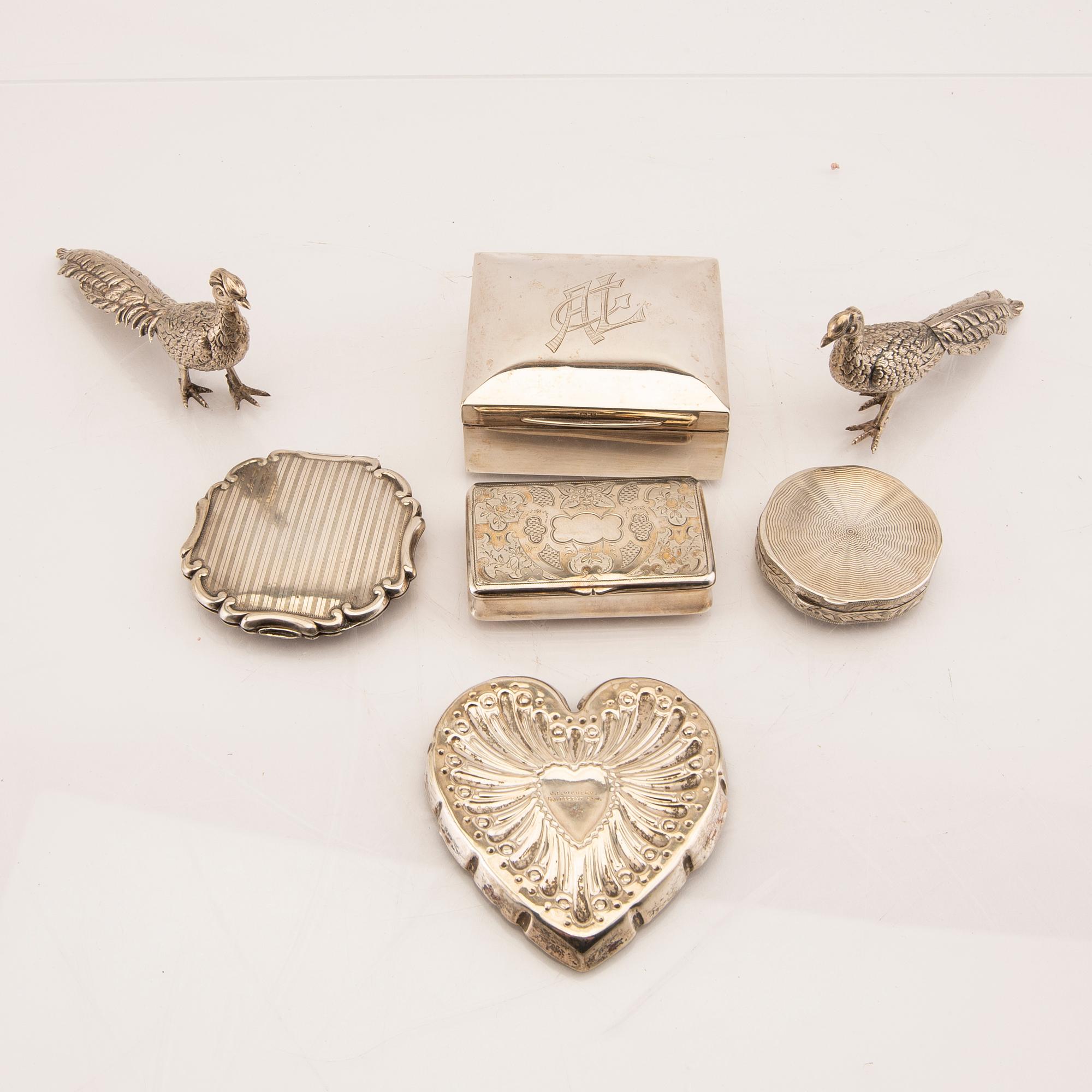 Dosor samt dekordelar 7 dlr silver 18/1900-tal.