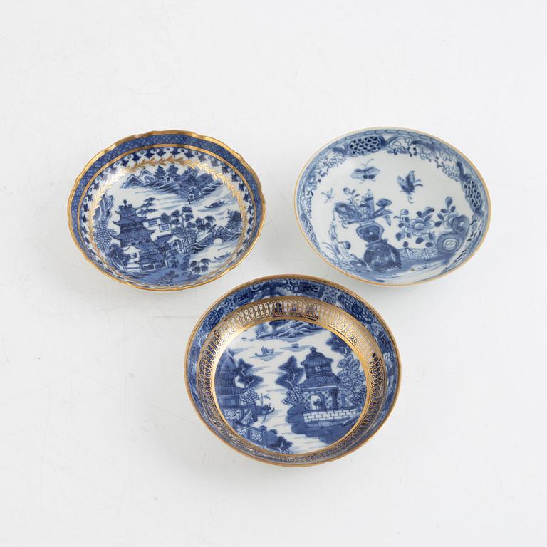 Ten pieces of porcelain, China, Qing dynasty, 18th-19th century.