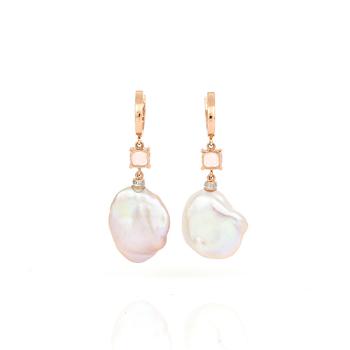 ÖRHÄNGEN, ett par, 14K rosa guld med barockformade sötvattenspärlor, rosa kvarts och små diamanter.  Total vikt ca 8 g.