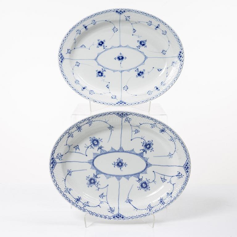 Royal Copenhagen, A pair of serving dishes, porcelain, model 534, “Musselmalet”, Half Lace, Denmark, 1964 and 1969–1974.