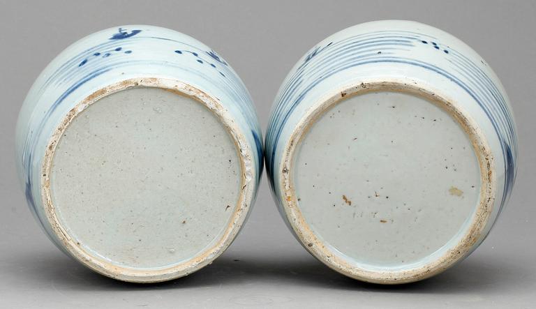 BOJANER, 2 st, porslin, Kina 1800-tal.