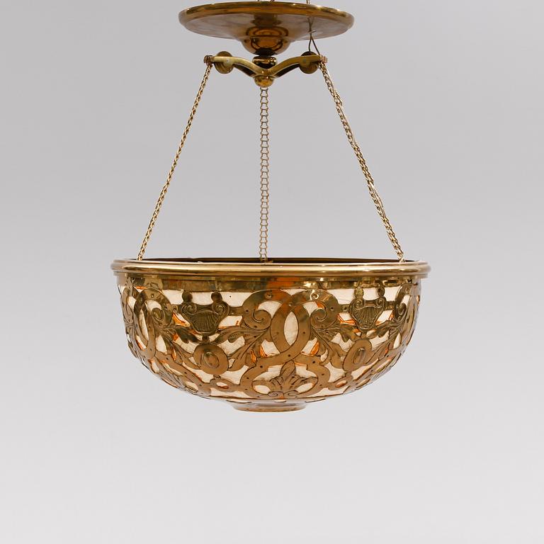 TAKLAMPA, omkring år 1900. Höjd ca 60 cm.