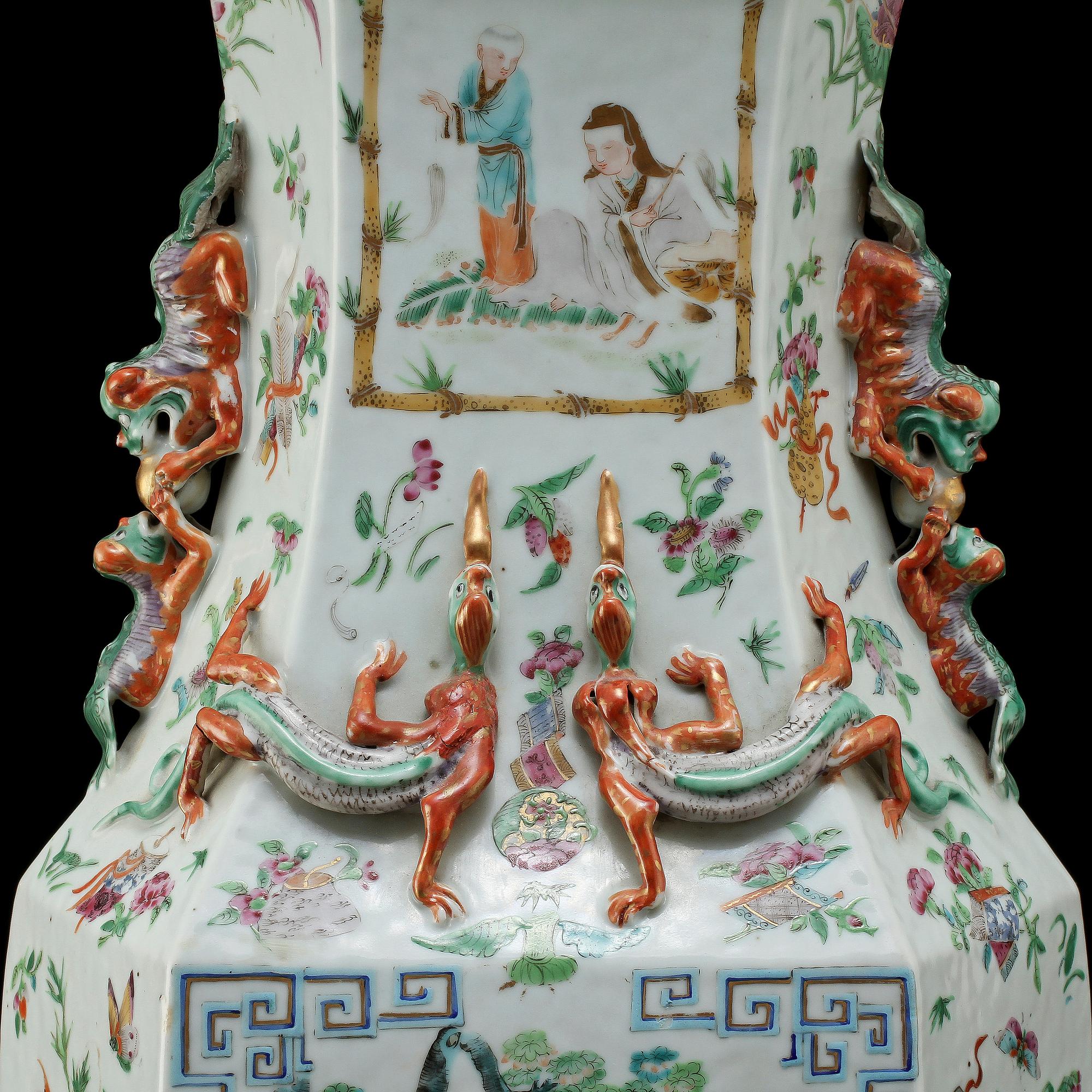 GOLVVAS, porslin, Kina, 1900-tal.