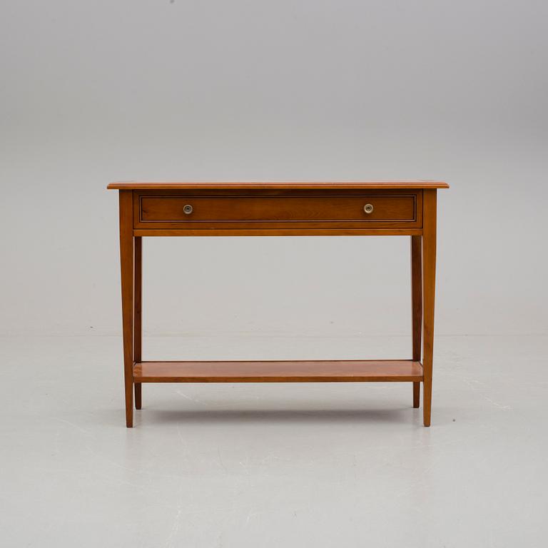 SIDEBOARD, Grange, 1900-talets fjärde kvartal.