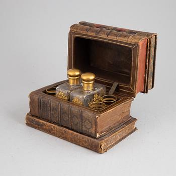Flaskschatull, 1900-talets första hälft.