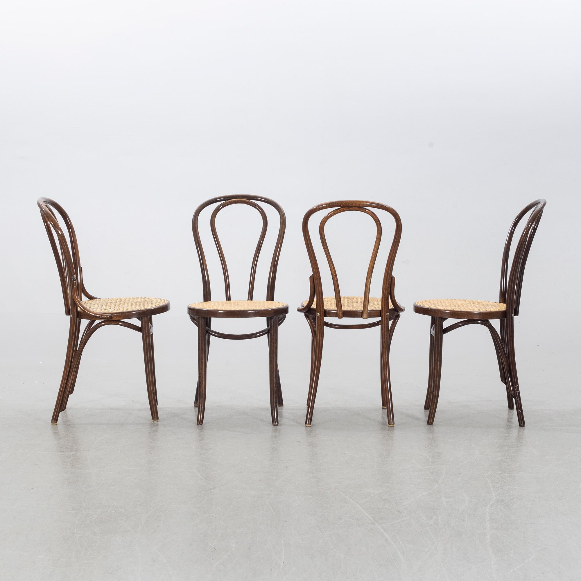 6 CHAIRS, Thonet-style, first half of the 20th century.