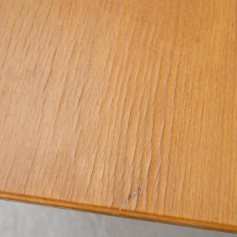 Arne Jacobsen, Table, model 3601, Fritz Hansen, Denmark.