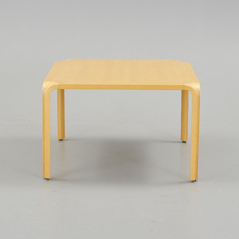 SOFFBORD, "MX800B", Alvar Aalto, formgiven 1954.